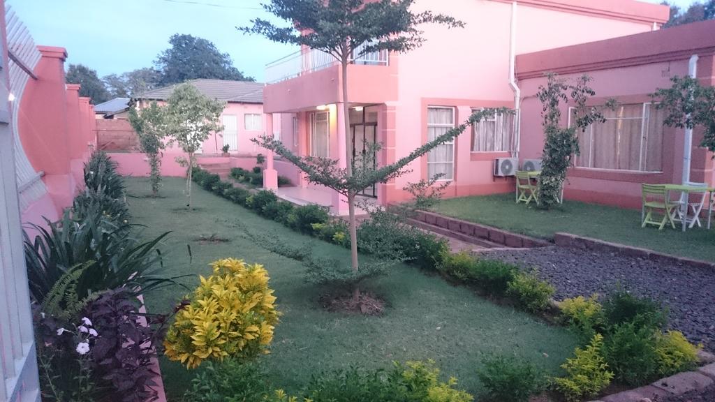 Lepatino Bed & Breakfast Livingstone Bagian luar foto