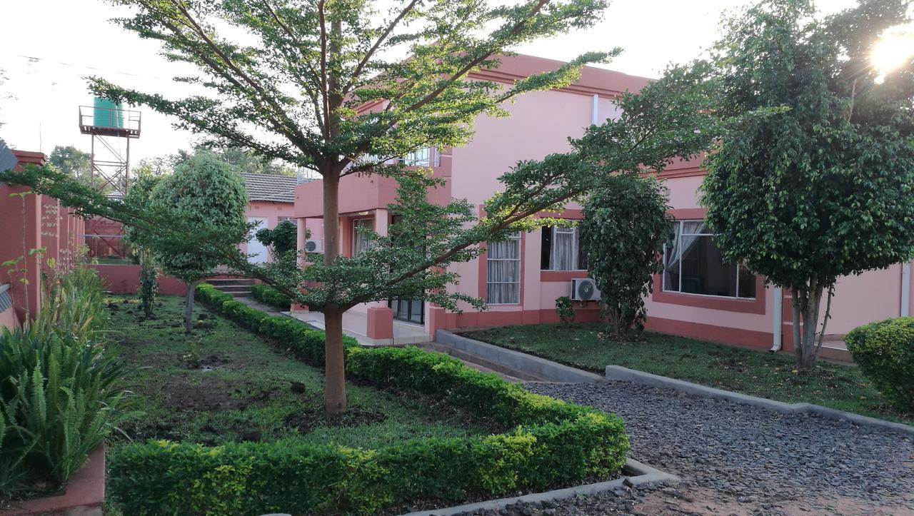 Lepatino Bed & Breakfast Livingstone Bagian luar foto