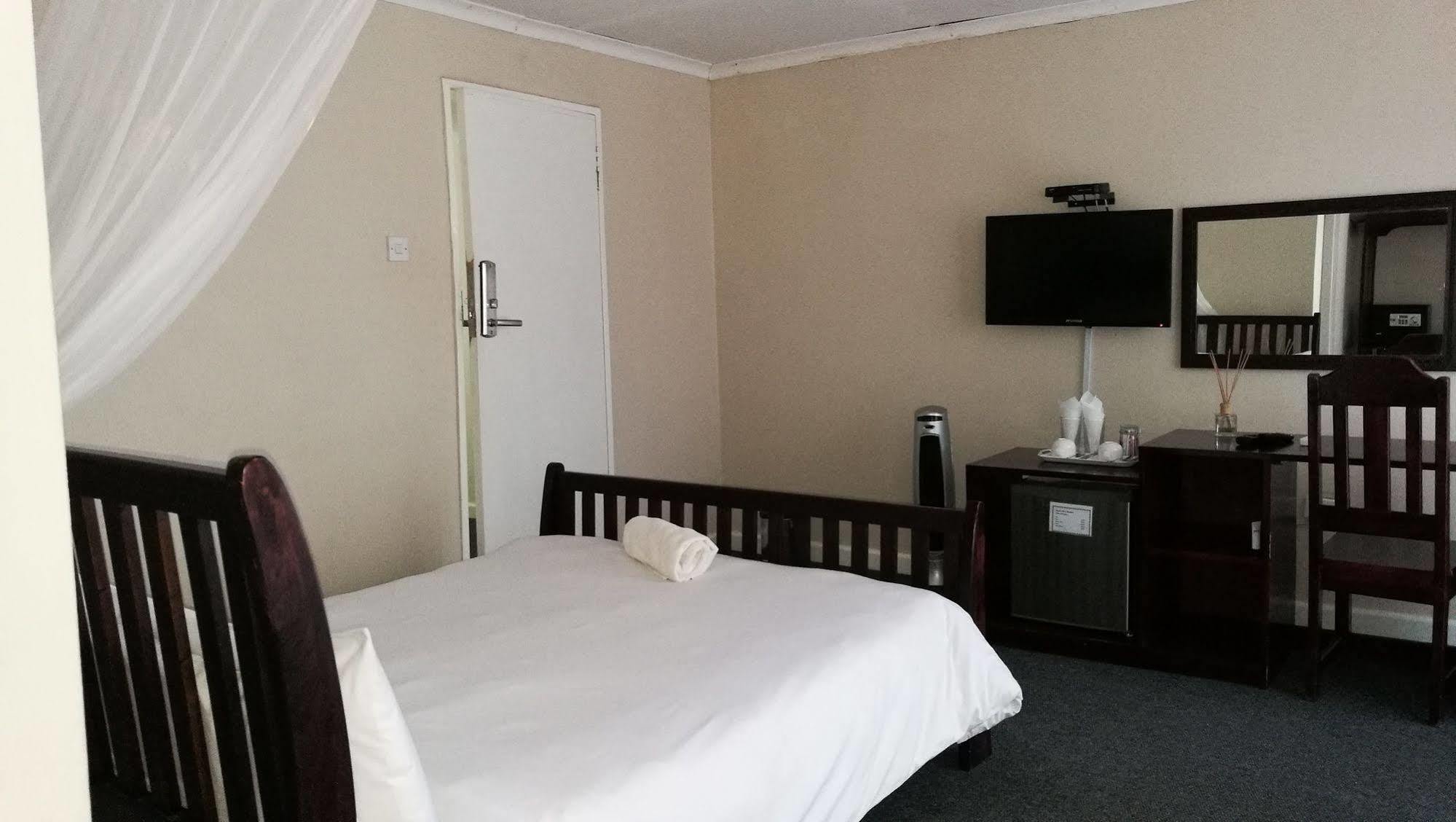 Lepatino Bed & Breakfast Livingstone Bagian luar foto