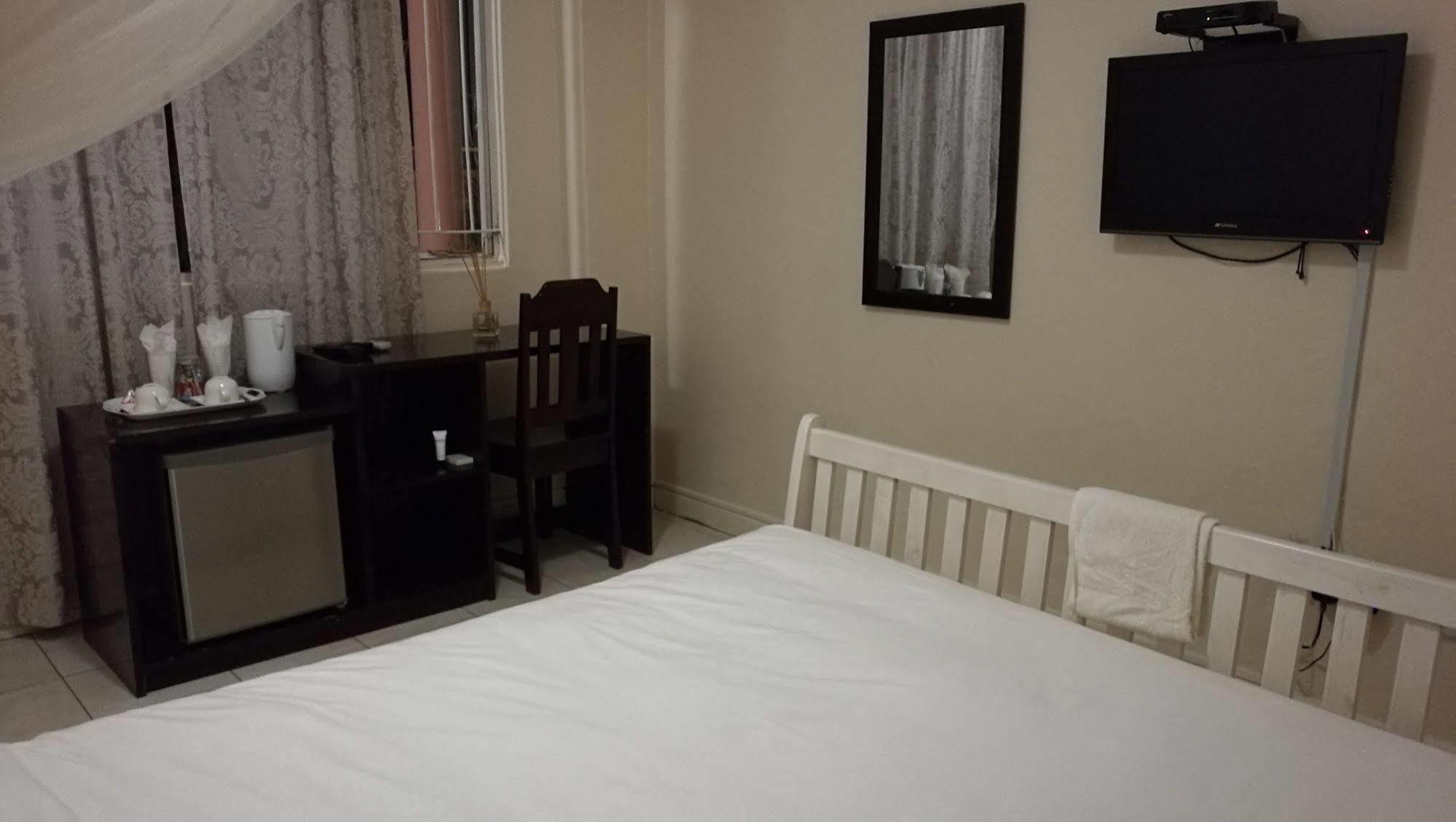 Lepatino Bed & Breakfast Livingstone Bagian luar foto