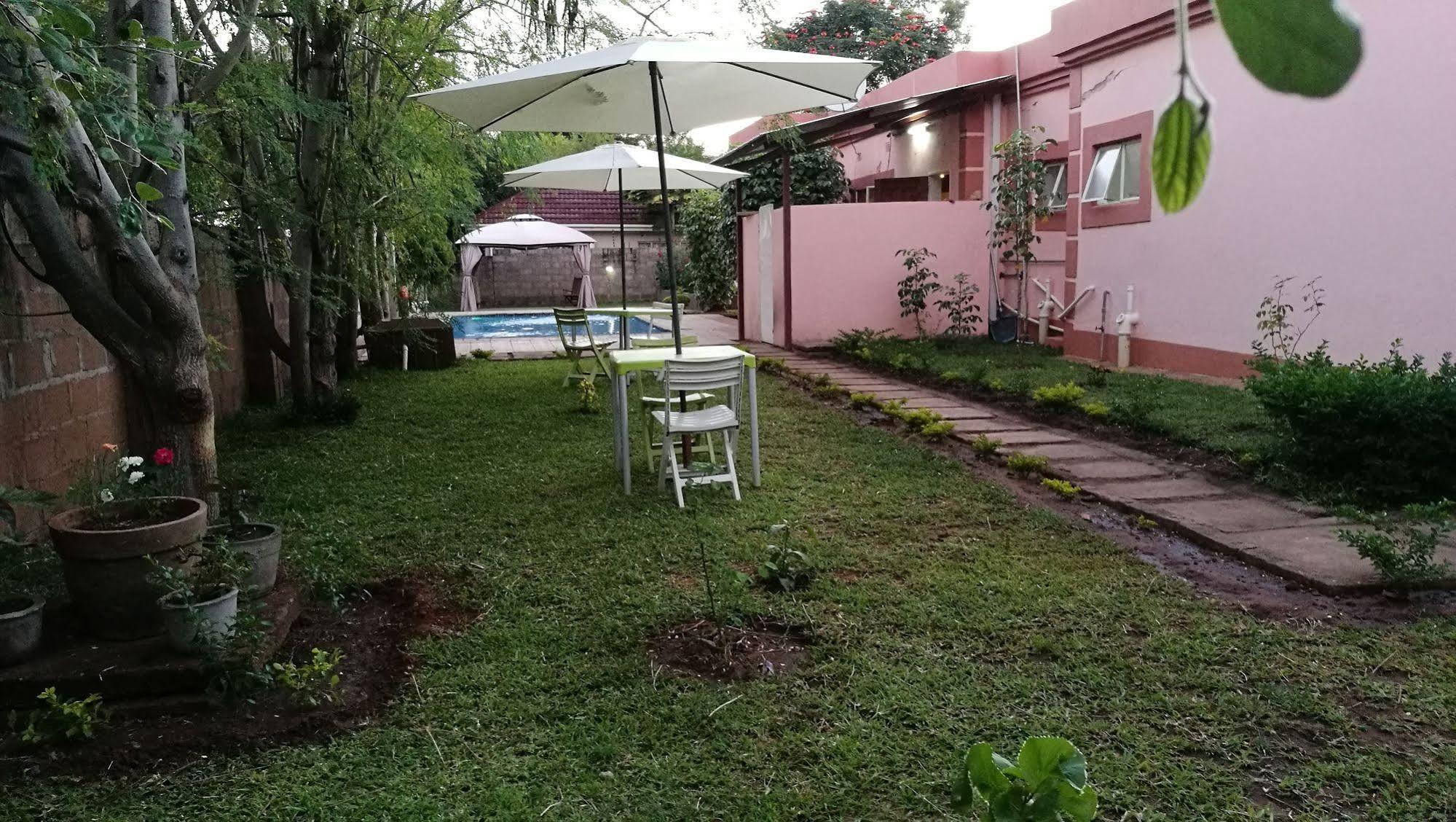 Lepatino Bed & Breakfast Livingstone Bagian luar foto