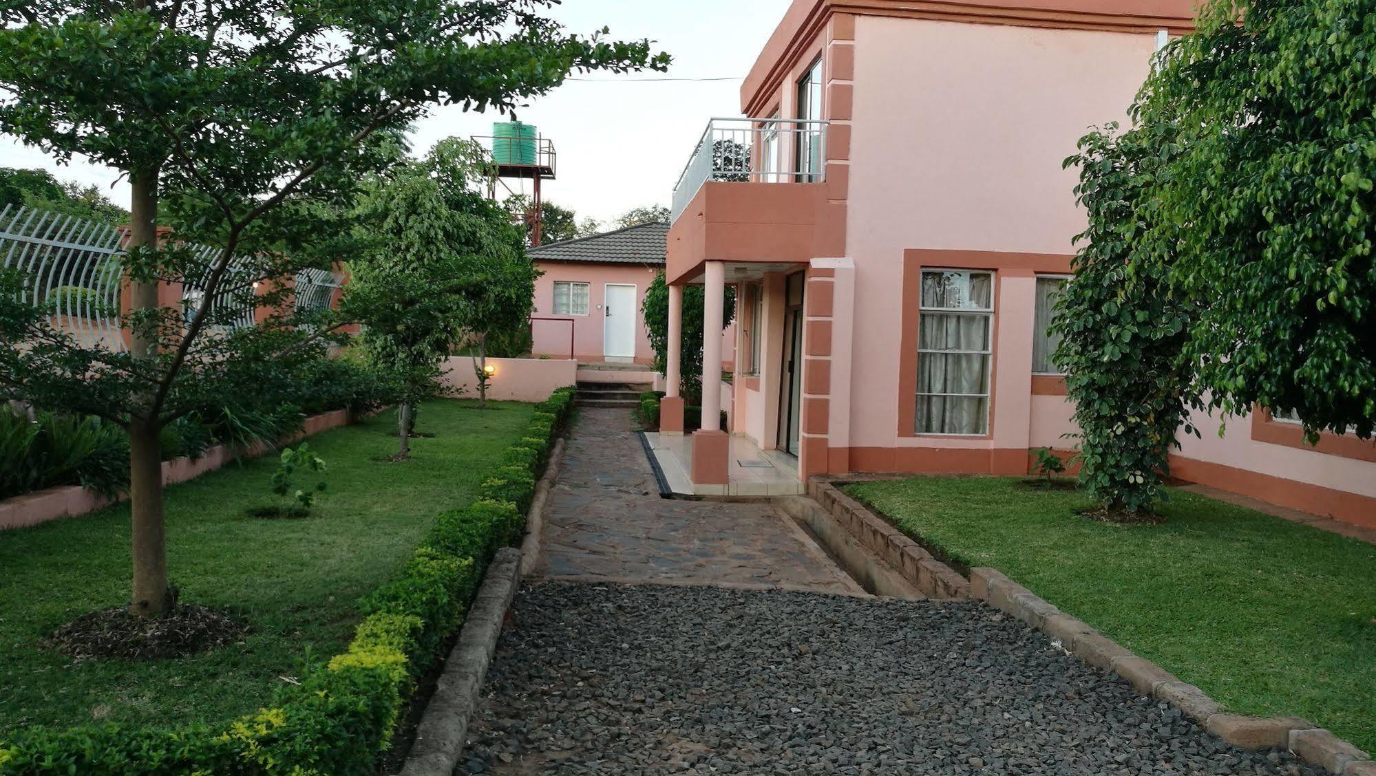 Lepatino Bed & Breakfast Livingstone Bagian luar foto